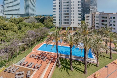Apartamento de 4 dormitorios en venta en Barcelona, Cataluña, Spain № 7283 - foto 4
