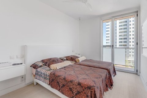 Apartamento de 4 dormitorios en venta en Barcelona, Cataluña, Spain № 7283 - foto 11