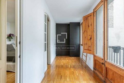 Apartamento de 2 dormitorios en venta en Barcelona, Cataluña, Spain № 7281 - foto 13