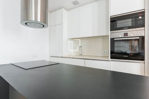 Apartamento de 2 dormitorios en venta en Barcelona, Cataluña, Spain № 7281 - foto 17