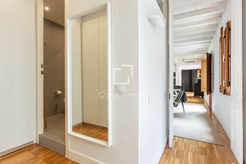 Apartamento de 2 dormitorios en venta en Barcelona, Cataluña, Spain № 7281 - foto 4