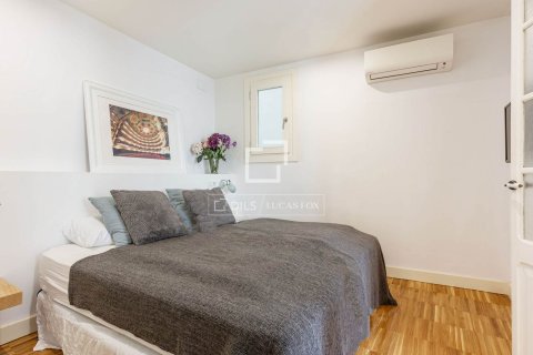 Apartamento de 2 dormitorios en venta en Barcelona, Cataluña, Spain № 7281 - foto 8