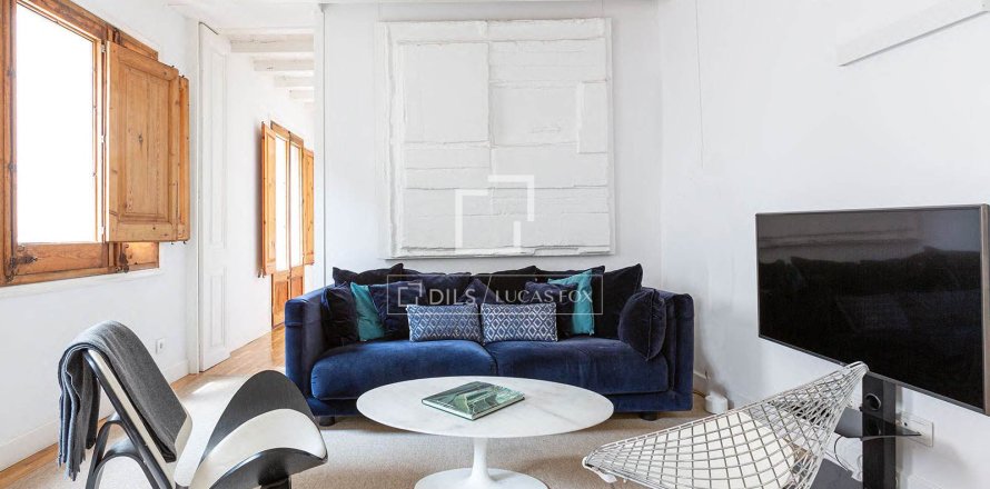 Apartamento de 2 dormitorios en venta en Barcelona, Cataluña, Spain № 7281