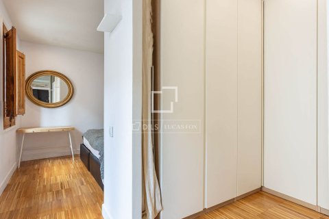 Apartamento de 2 dormitorios en venta en Barcelona, Cataluña, Spain № 7281 - foto 9