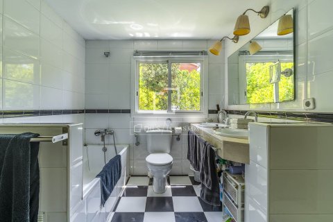 Villa de 5 dormitorios en venta en Barcelona, Cataluña, Spain № 7279 - foto 22