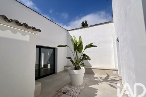8 bedrooms house for sale in Sant Andreu de Llavaneres, Barcelona, Catalonia, Spain № 4784 - photo 11