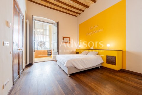 Apartamento de 7 dormitorios en venta en Barcelona, Cataluña, Spain № 2857 - foto 20