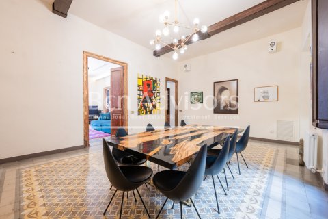 Apartamento de 7 dormitorios en venta en Barcelona, Cataluña, Spain № 2857 - foto 10