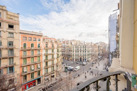 4 bedrooms apartment for sale in Barcelona, Catalonia, Spain № 2862 - photo 8