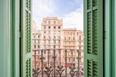 4 bedrooms apartment for sale in Barcelona, Catalonia, Spain № 2862 - photo 6
