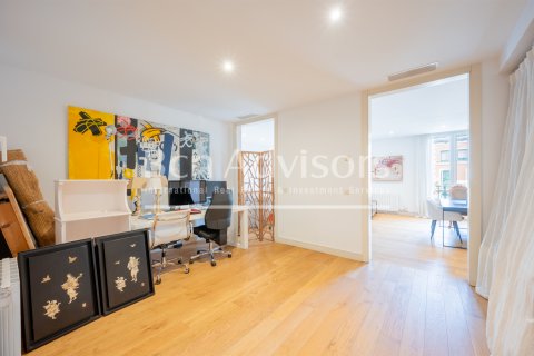 4 bedrooms apartment for sale in Barcelona, Catalonia, Spain № 2862 - photo 13
