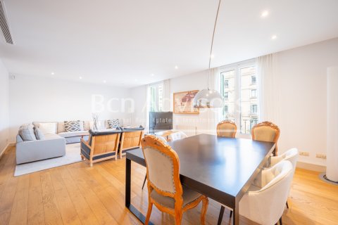 4 bedrooms apartment for sale in Barcelona, Catalonia, Spain № 2862 - photo 10