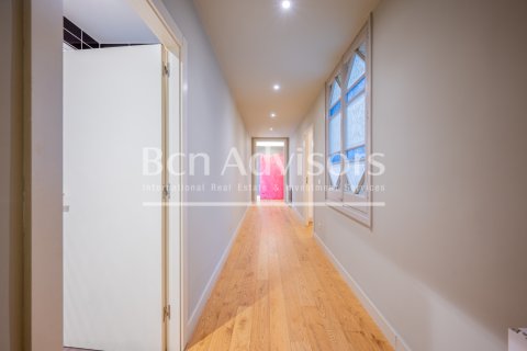 4 bedrooms apartment for sale in Barcelona, Catalonia, Spain № 2862 - photo 23