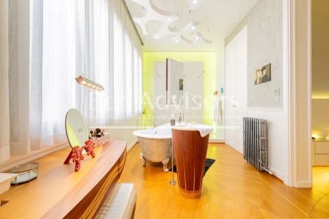 2 bedrooms apartment for sale in Barcelona, Catalonia, Spain № 2858 - photo 27