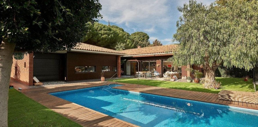 5 bedrooms house for sale in Sant Vicenc De Montalt, Barcelona, Catalonia, Spain № 1426