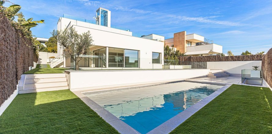 5 bedrooms house for sale in Sitges, Barcelona, Catalonia, Spain № 6471