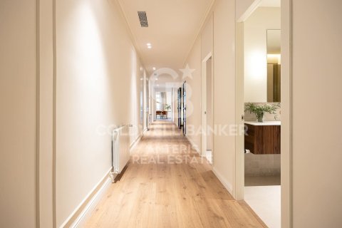 4 bedrooms apartment for sale in Barcelona, Catalonia, Spain № 5411 - photo 26