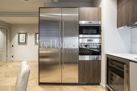 2 bedrooms apartment for sale in Ciutat Vella, Barcelona, Catalonia, Spain № 2343 - photo 7
