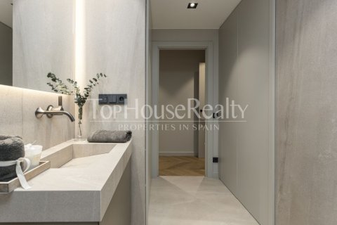 2 bedrooms apartment for sale in Ciutat Vella, Barcelona, Catalonia, Spain № 2343 - photo 24