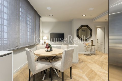 2 bedrooms apartment for sale in Ciutat Vella, Barcelona, Catalonia, Spain № 2343 - photo 9