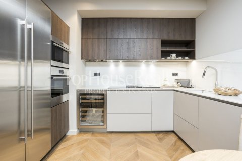 2 bedrooms apartment for sale in Ciutat Vella, Barcelona, Catalonia, Spain № 2343 - photo 6