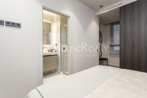 2 bedrooms apartment for sale in Ciutat Vella, Barcelona, Catalonia, Spain № 2343 - photo 17