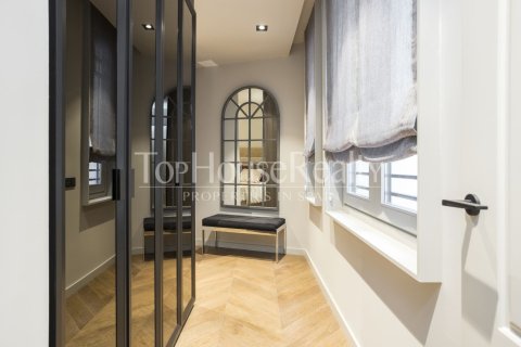 2 bedrooms apartment for sale in Ciutat Vella, Barcelona, Catalonia, Spain № 2343 - photo 21