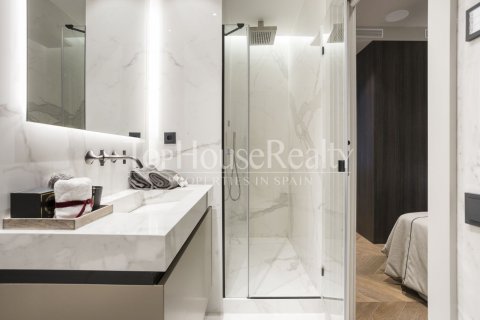 2 bedrooms apartment for sale in Ciutat Vella, Barcelona, Catalonia, Spain № 2343 - photo 19