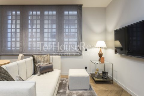 2 bedrooms apartment for sale in Ciutat Vella, Barcelona, Catalonia, Spain № 2343 - photo 3