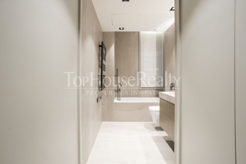 2 bedrooms apartment for sale in Ciutat Vella, Barcelona, Catalonia, Spain № 2343 - photo 26