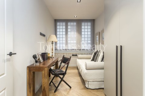 2 bedrooms apartment for sale in Ciutat Vella, Barcelona, Catalonia, Spain № 2343 - photo 23