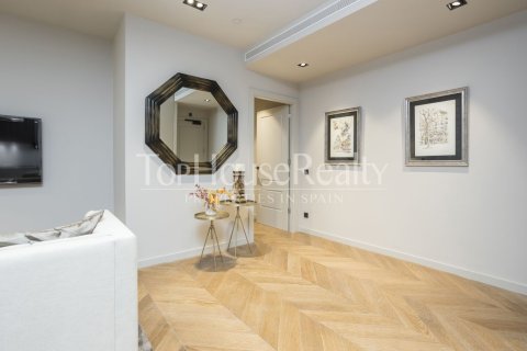 2 bedrooms apartment for sale in Ciutat Vella, Barcelona, Catalonia, Spain № 2343 - photo 10