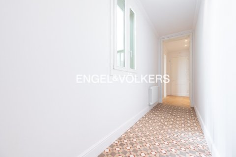 2 bedrooms apartment for sale in Ciutat Vella, Barcelona, Catalonia, Spain № 2642 - photo 23