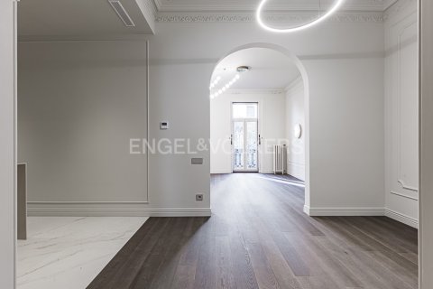 Купить квартиру в Эшампле, Испания с 4 спальни, 200м², № 2641 - фото 23