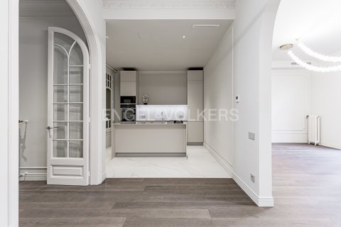 Купить квартиру в Эшампле, Испания с 4 спальни, 200м², № 2641 - фото 16
