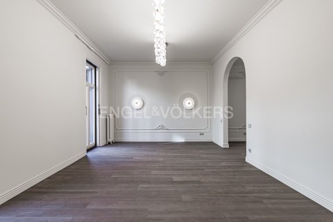 Купить квартиру в Эшампле, Испания с 4 спальни, 200м², № 2641 - фото 5