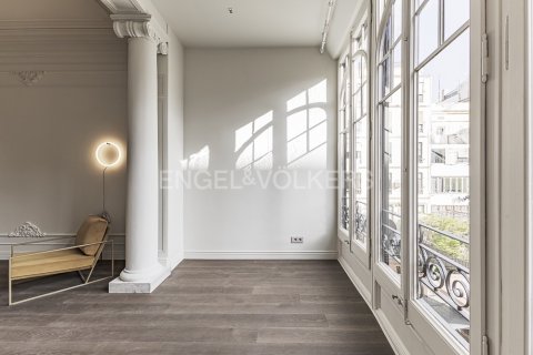 Купить квартиру в Эшампле, Испания с 4 спальни, 200м², № 2641 - фото 3