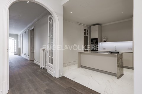 Купить квартиру в Эшампле, Испания с 4 спальни, 200м², № 2641 - фото 17