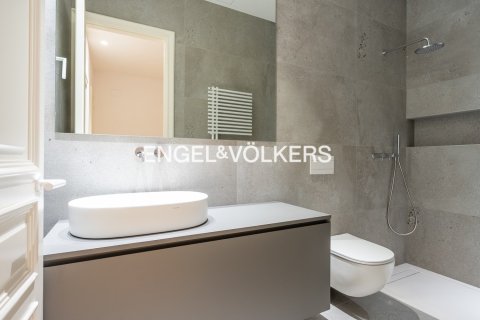 2 bedrooms apartment for sale in Ciutat Vella, Barcelona, Catalonia, Spain № 2644 - photo 14