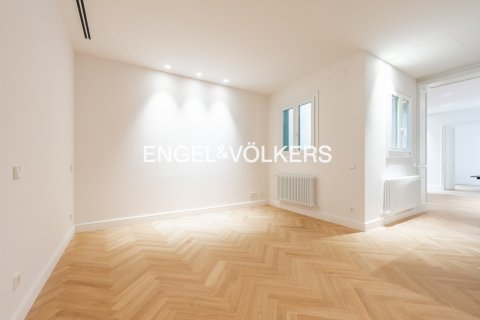 2 bedrooms apartment for sale in Ciutat Vella, Barcelona, Catalonia, Spain № 2644 - photo 7