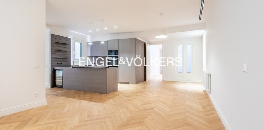 2 bedrooms apartment for sale in Ciutat Vella, Barcelona, Catalonia, Spain № 2644