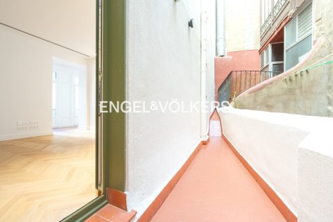 2 bedrooms apartment for sale in Ciutat Vella, Barcelona, Catalonia, Spain № 2644 - photo 23
