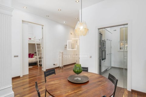 Apartamento de 2 dormitorios en venta en Barcelona, Cataluña, Spain № 6375 - foto 12