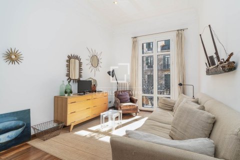 Apartamento de 2 dormitorios en venta en Barcelona, Cataluña, Spain № 6375 - foto 4