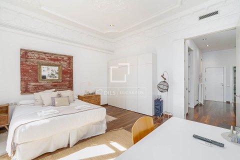 Apartamento de 2 dormitorios en venta en Barcelona, Cataluña, Spain № 6375 - foto 19