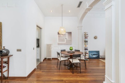 Apartamento de 2 dormitorios en venta en Barcelona, Cataluña, Spain № 6375 - foto 7