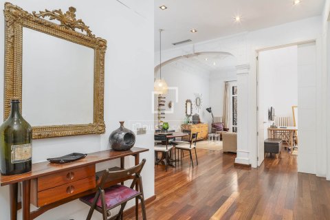 Apartamento de 2 dormitorios en venta en Barcelona, Cataluña, Spain № 6375 - foto 30