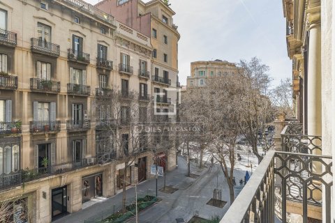Apartamento de 2 dormitorios en venta en Barcelona, Cataluña, Spain № 6375 - foto 18