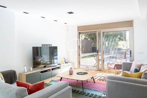 5 bedrooms villa for sale in Vilassar de Dalt, Barcelona, Catalonia, Spain № 3933 - photo 9