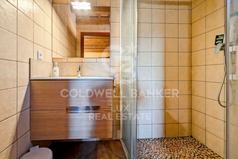 Сasa de 12 dormitorios en venta en Agullana, Gerona, Cataluña, Spain № 5807 - foto 26